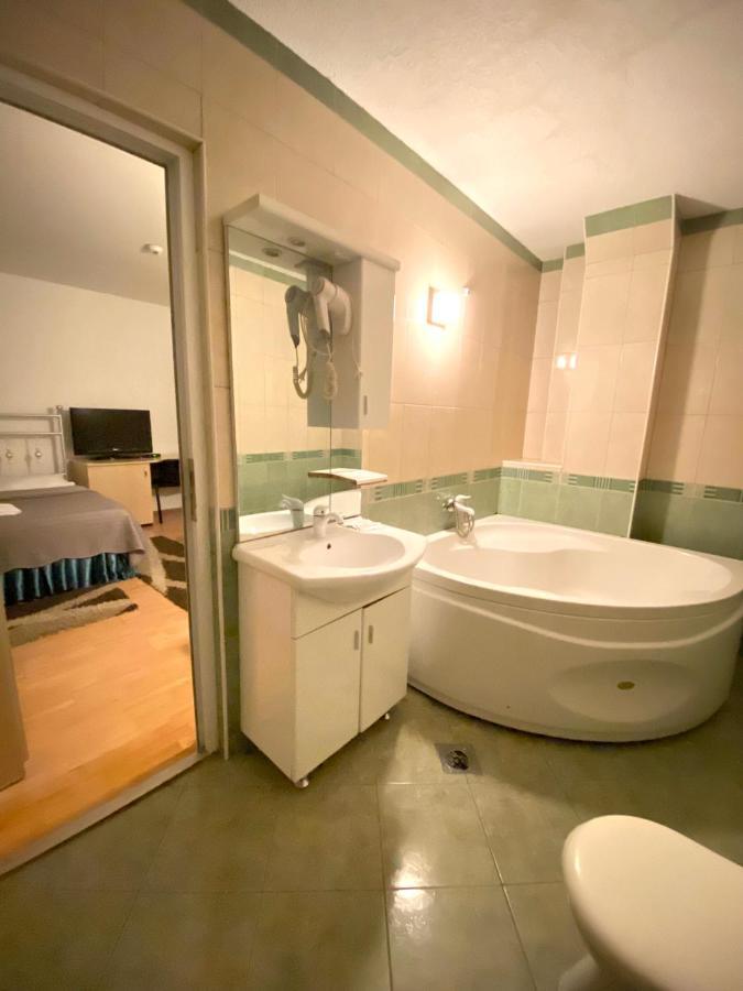 Hotel Sara & Spa Prishtinë Luaran gambar